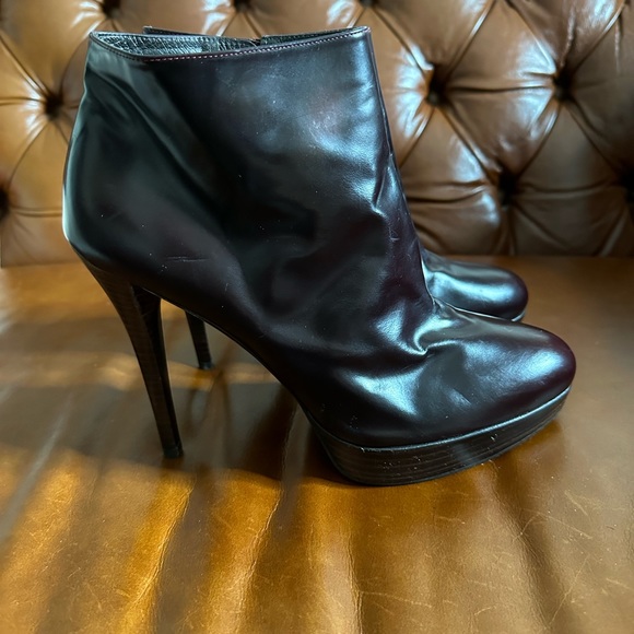 Designer booties - Picture 1 of 8